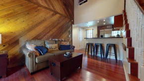 Krystal Villas 23-Quaint remodeled condo located close to restaurants & town